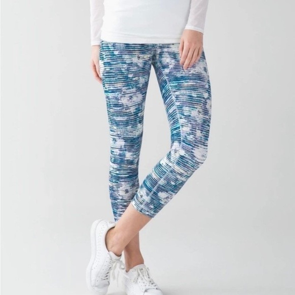 Lululemon Wunder Under Crop 2 Blue Stripe High Rise Yoga Leggings Athleisure